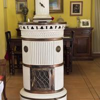 Stufa a legna in ceramica di maiolica Sergio Leone