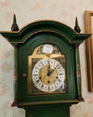 Orologio a colonna e stazione meteo