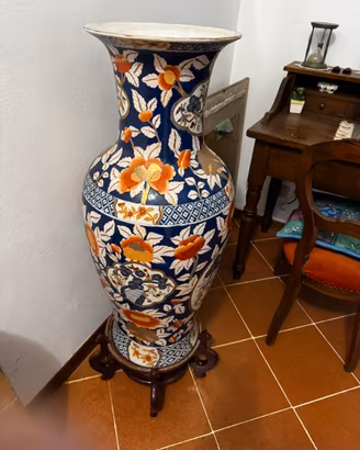 Vaso cinese fatto e dipinto a mano