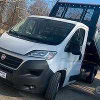 FIAT DUCATO RIBALTABILE TRILATERALE CON GANCIO TRA