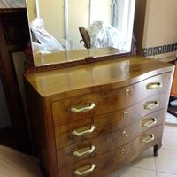 Cassettiera Antica con Specchio