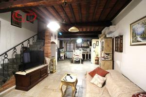 Villa di 160 m² con più di 5 locali e box auto a T