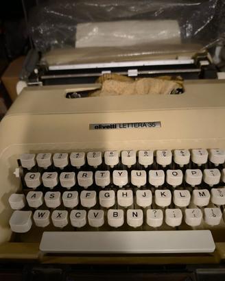 MACCHINA DA SCRIVERE LETTERA 35 OLIVETTI