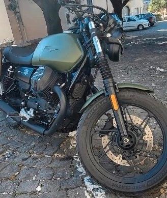 Moto Guzzi V7 Stone verde camo + borse laterali 