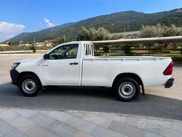 TOYOTA HILUX 2.4 D-4D SINGLE CAB — 2016