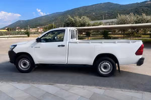 TOYOTA HILUX 2.4 D-4D SINGLE CAB — 2016
