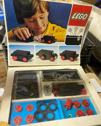 Lego Technicolor automobile cingolato