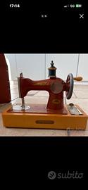 Macchina da cucire giocattolo Vintage.