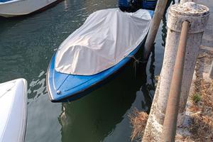 cacciapesca/cofano vetroresina