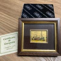 Piccolo quadro con pittura in foglia d'oro.