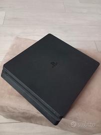 PS4 slim 