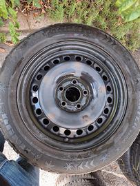 cerchi e gomme termiche nissan juke da 16 pollici 