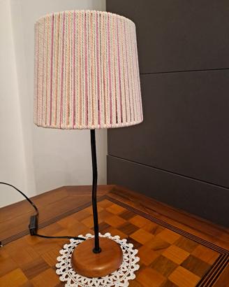 Lampada con paralume fatto a mano pezzo unico