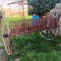 Rastrellona antica per fieno 