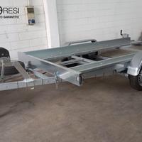 Noleggio auto con gancio traino e carrelli