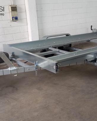 Noleggio auto con gancio traino e carrelli