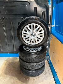 Cerchi in ferro con gomme 195/65/R15 T