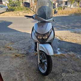 Beverly 250