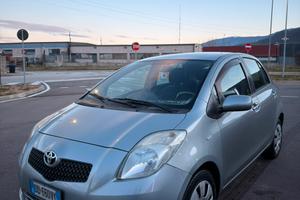 Toyota Yaris 1.3 benzina