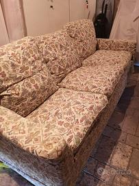 Coppia Divani in tessuto stile Classico