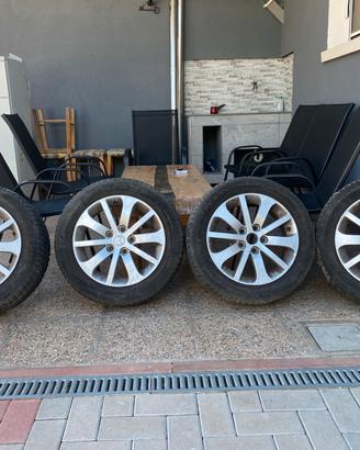 4 gomme con cerchioni mazda 5