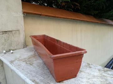 Vasi in plastica con sottovaso