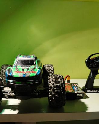 Macchinina telecomandata traxxas 4X4 hoss