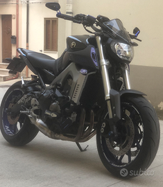 Yamaha MT 09 Race blu