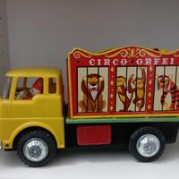 Camion vintage " Circo Orfei"
