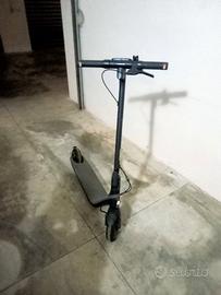 Monopattino elettrico.