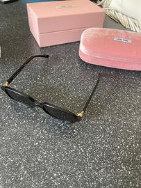 Occhiali da sole MIU MIU