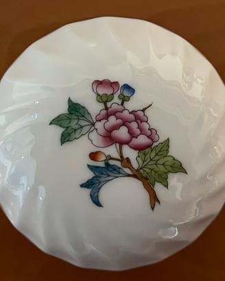 Scatola in porcellana Herend decoro Queen Victoria
