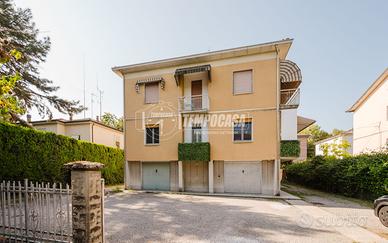 CORREGGIO - APPARTAMENTO CON 3 CAMERE, GARAGE E ZE
