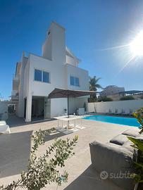 Villa con piscina San Leone