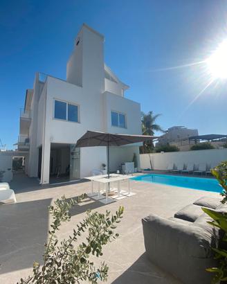Villa con piscina San Leone