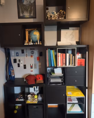 libreria scaffali e scrivania Ikea