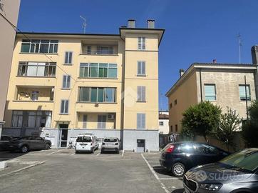 2 LOCALI A LUGO