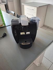 macchina  caffè con montalatte