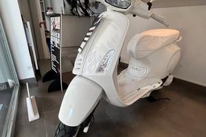 Piaggio Vespa 125 JUSTIN BIEBER - 2025