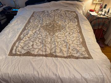 Copripiumino coperta in seta e ricamo prezioso