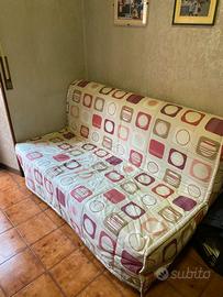 Divano letto matrimoniale compatto