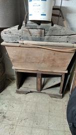Madia Umbra in legno  antica