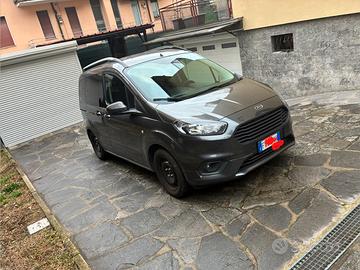 Ford tourneo curier