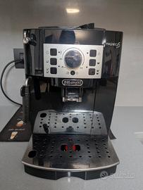Macchina per caffè in grani De Longhi 