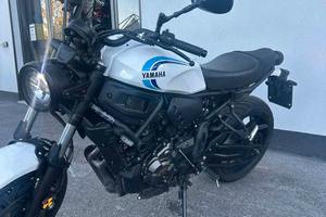 Yamaha XSR 700 BIANCA