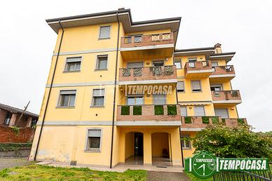 2 LOCALI CON BOX E CANTINA