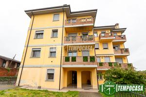 2 LOCALI CON BOX E CANTINA
