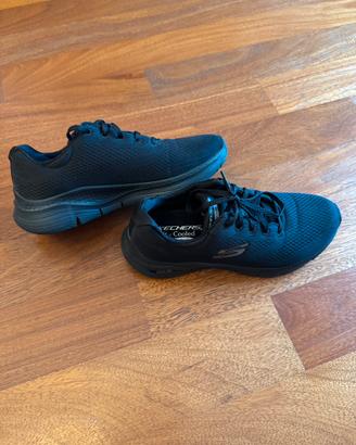 Skechers Arch Fit  nere taglia 38 come buove