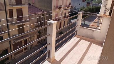 Fabbricato su due piani in via San Francesco d'Ass