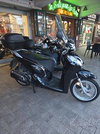 Honda SH 300 i 2018 ESAMINO PERMUTA - FINANZIAMENT